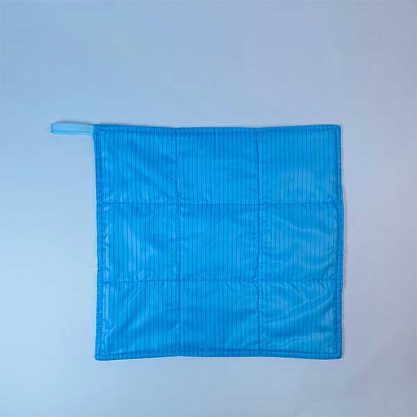 Polyester/Carbon Cleanroom Wipe