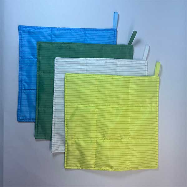Polyester/Carbon Cleanroom Wipe